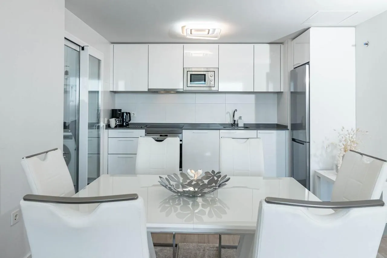 Tranquil Oasis 2 Bedroom Apartment In Nueva Andalucia Close To Centro Plaza Marbella 0*,  Spanien